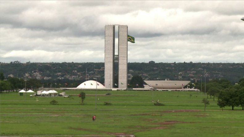 Brasil: Gobierno presenta presupuesto deficitario inédito para 2016