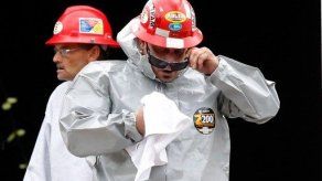 Ébola: Evacúan a 5 personas de un avión en Boston por precaución