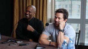 Química cómica entre Denzel Washington y Mark Wahlberg brilla en 2 Guns