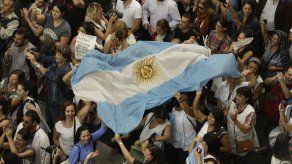 Docentes argentinos marchan en reclamo de aumento salarial