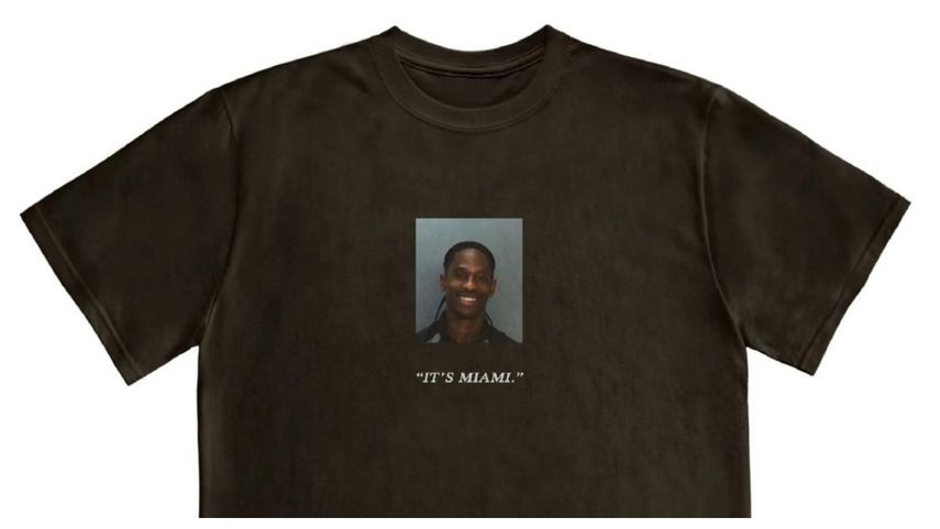 Suéter con la ficha policial de Travis Scott.