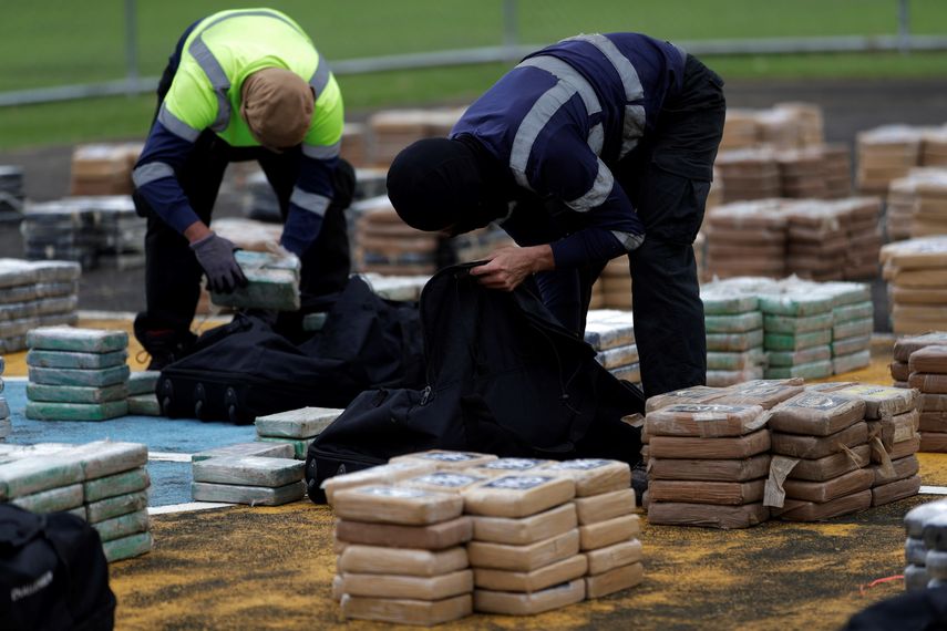 Policía Nacional incauta 42 paquetes de presunta droga