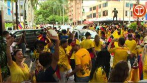 Colombianos se toman Calle 50 para festejar pase a 4tos