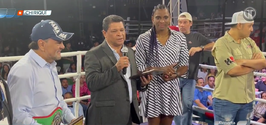 Atheyna Bylon recibe las llaves de la ciudad de David