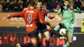 El Barcelona pierde en campo de Osasuna y ve alejarse el título