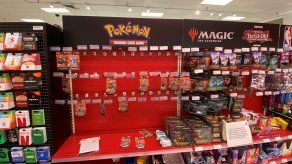 En abril, Target comenzó a limitar la venta a un paquete de cartas Pokémon por persona.