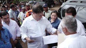 Presidente Varela se reunió con moradores de Camarón Arriba