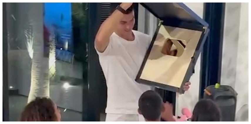 Cristiano Ronaldo y sus hijos.