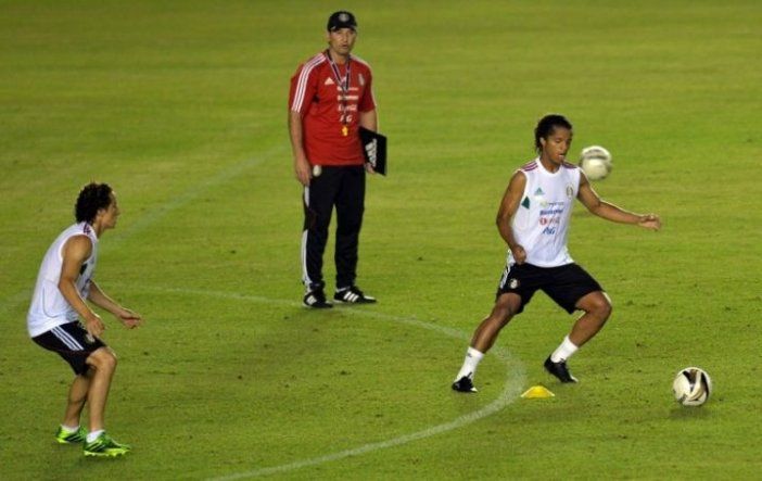 Mexico reconoce cancha del Rommel Fernández