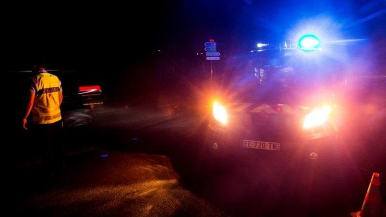 Una niña muere en Francia por conductor que lanzó su carro contra una pizzería