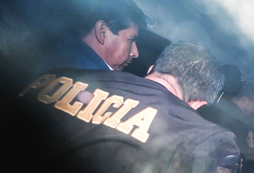 De acuerdo con la ley Pedro Castillo no puede ser ingresado a una cárcel porque aún no hay una orden judicial que lo indique.&nbsp;