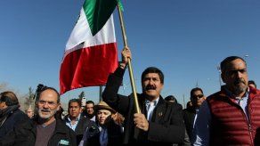 El gobernador de Chihuahua inicia marcha contra la corrupción en México