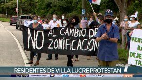 Residentes de Villa Lucre protestan