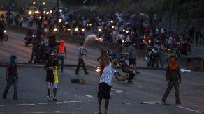 Opositores dicen que autorización para protestar
