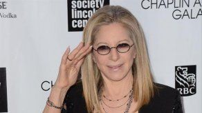 Barbra Streisand culpa a Donald Trump de su supuesto aumento de peso