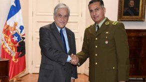 Oficializan salida del jefe de Carabineros de Chile y Piñera nombra sucesor