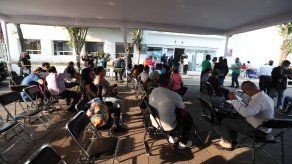 Familias exigen justicia al identificar los muertos de la Línea 12 del metro de Ciudad de México.﻿