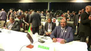 Presidente sudanés dejó Sudáfrica pese a prohibición judicial