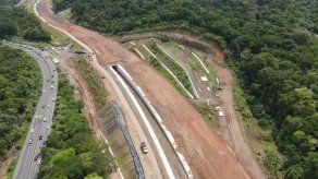Debido al cierre parcial, el MOP aconseja a los usuarios el uso de vías alternas como la carretera Centenario y la vía hacia Paraíso.&nbsp;