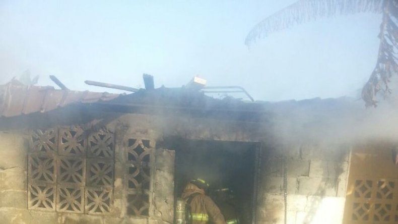 Incendio en Juan Díaz deja una persona afectada por inhalación de humo