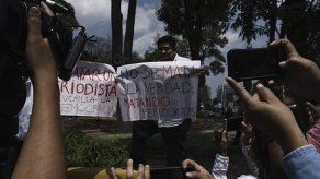 Periodista mexicano pierde parte de oreja en ataque