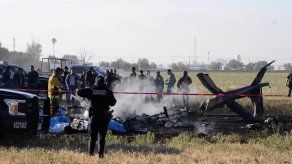 Muere funcionario de seguridad y otras cuatro personas al caer helicóptero en México