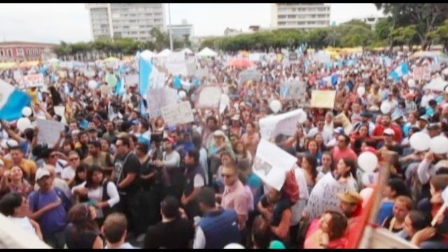 Amenazas cruzadas por denuncias a Pérez Molina