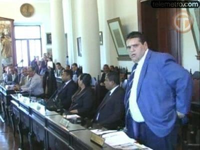 Estalla disputa entre concejales en plena sesión