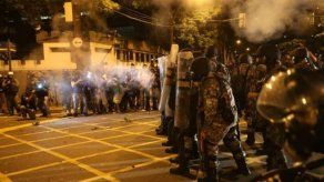 Chocan policía y manifestantes durante final de Confederaciones