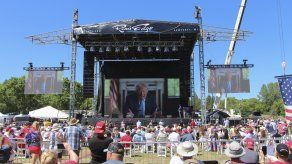 Funcionarios electorales estatales, observadores internacionales, el propio secretario de Justicia de Trump y decenas de jueces, incluso muchos nombrados por Trump, no han encontrado evidencia alguna de fraude electoral.