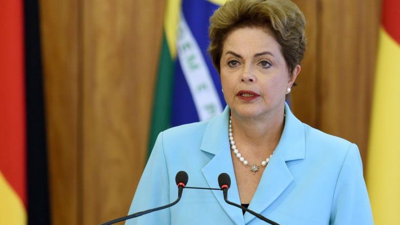 No soy una mujer débil, dice Rousseff, que critica métodos fascistas en su contra