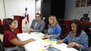 MEDUCA. Reunión entre directivo ára abordar el programa de becas en maestría