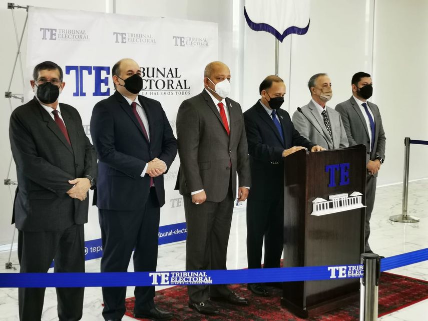 Magistrados del Tribunal Electoral presentaron el informe sobre el primer debate de las reformas electorales.