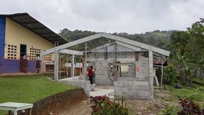 Comedor escolar de El Valle de San Miguel registra un avance del 20%.