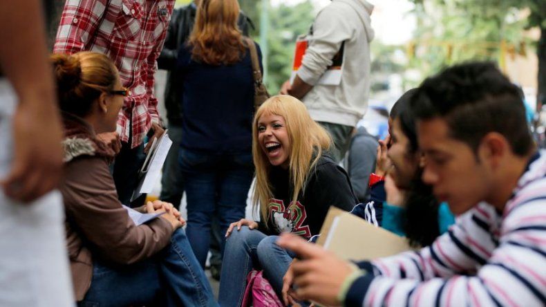 Jóvenes venezolanos buscan emigrar a Irlanda