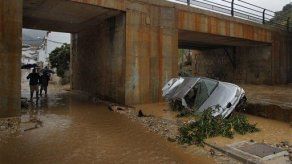 Tornado e inundaciones afectan España; 8 muertos