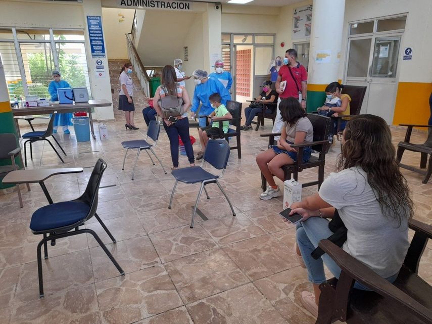 Jornadas de vacunación pediátrica a menores entre 5 y 11 años en Panamá.