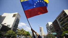 EEUU pide a Venezuela desbloquear dólares a periódicos