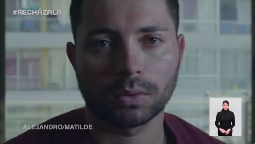 El Movimiento de Integración y Liberación Homosexual (Movilh) afirmó que el testimonio promueve la violencia y el silencio de las víctimas frente a los delitos.