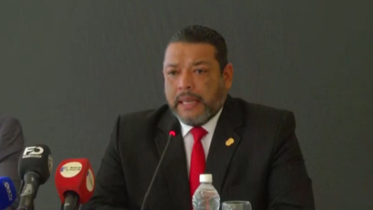 Defensa del Contralor Flores niega irrupción