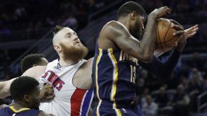 George y Pacers vencen a Pistons por 105-90