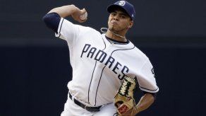Padres blanquean a Bravos 6-0 con joya de Lamet