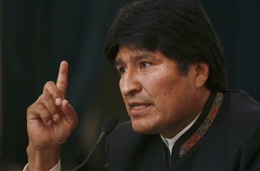 Morales suspende medida polémica con médicos tras protestas