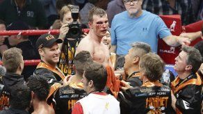 Horn ignora críticas tras victoria polémica sobre Pacquiao