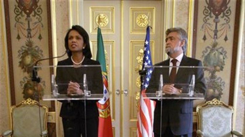 Rice en visita histórica a Libia