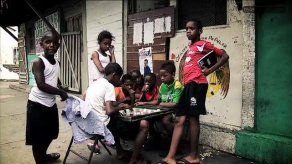 Viven cerca del desarrollo pero no les llega