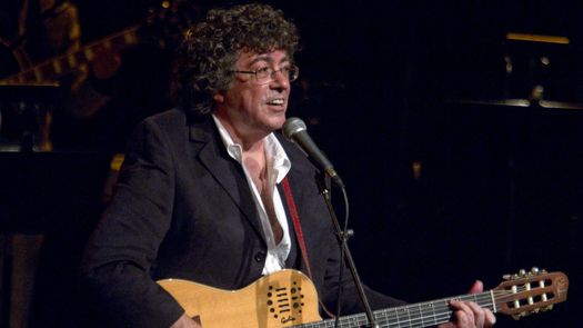 El cantante argentino Piero, en una fotografía de archivo. EFE/Miguel Rajmil El cantante argentino Piero, en una fotografía de archivo. EFE/Miguel Rajmil