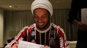 Ronaldinho jugará partido a beneficio contra el cáncer en México