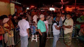 Largas filas en último día de naviferias del IMA
