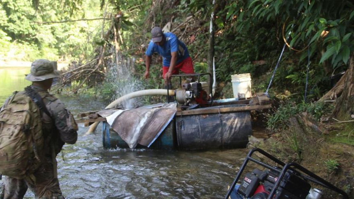 Policía Aprehende A Ocho Personas Por Minería Ilegal Policía Aprehende A Ocho Personas Por Minería Ilegal